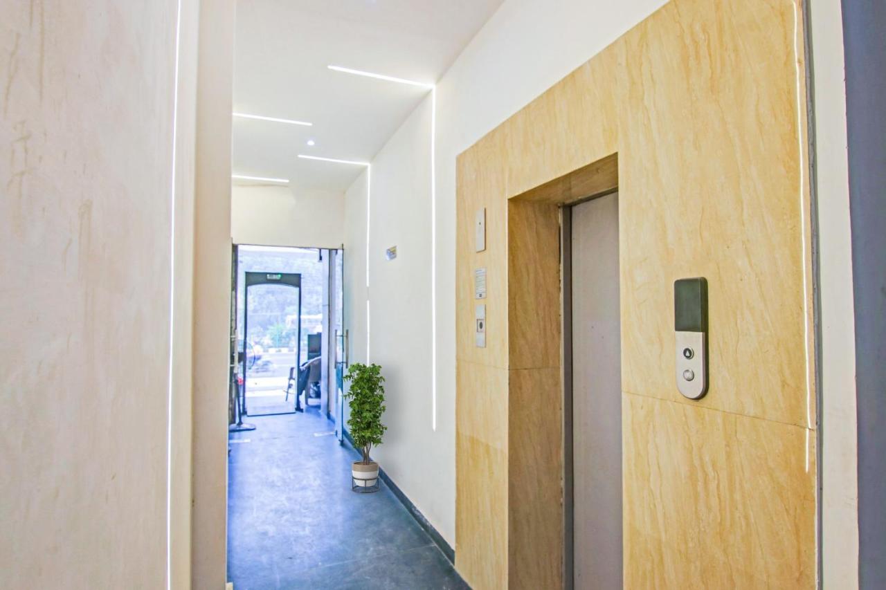 Hotel 19 West 新德里 外观 照片