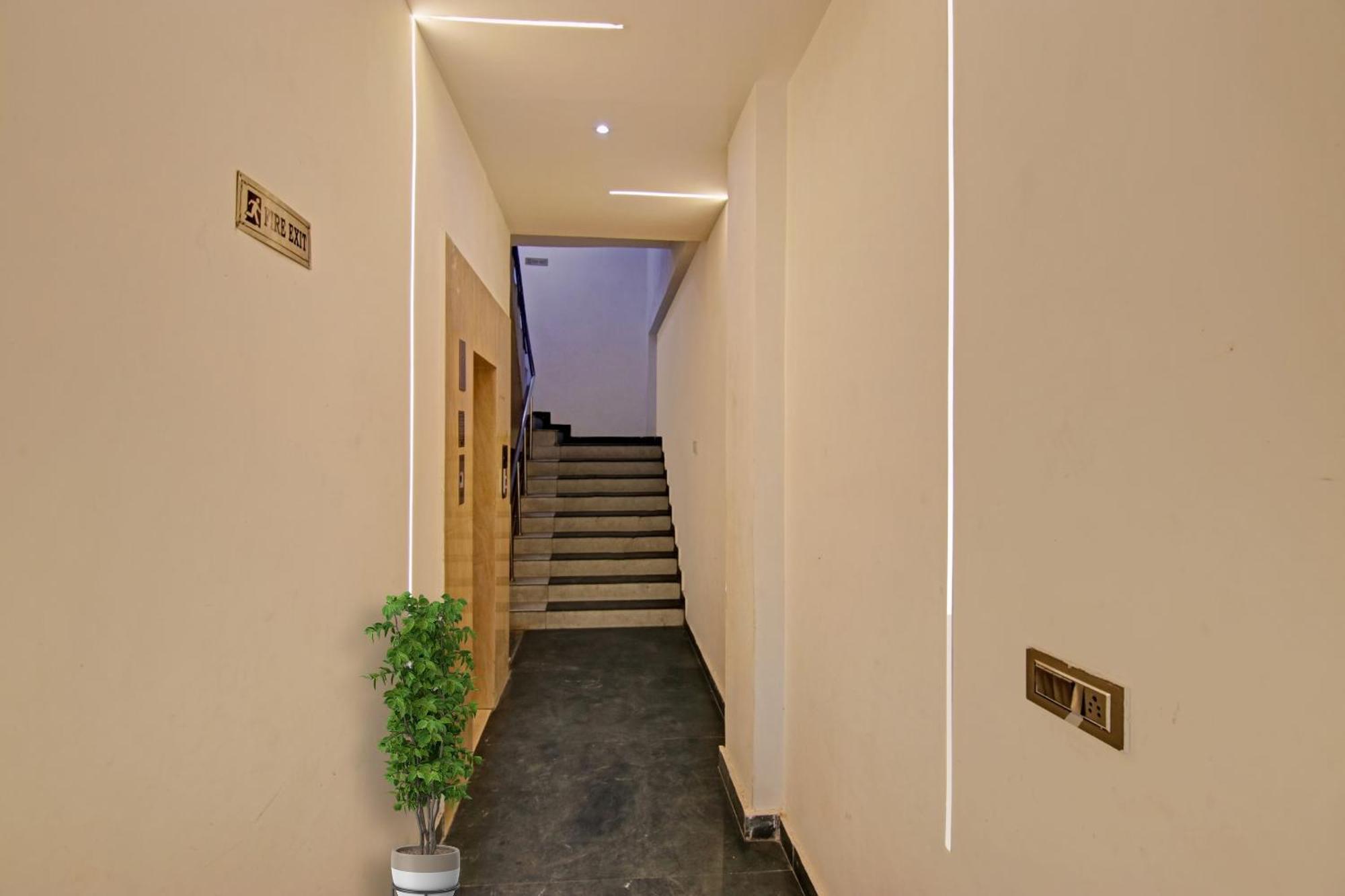 Hotel 19 West 新德里 外观 照片