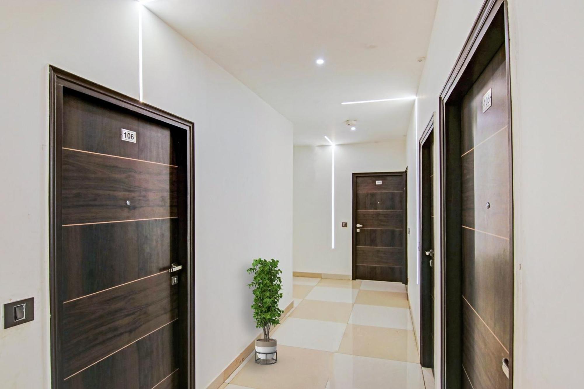 Hotel 19 West 新德里 外观 照片
